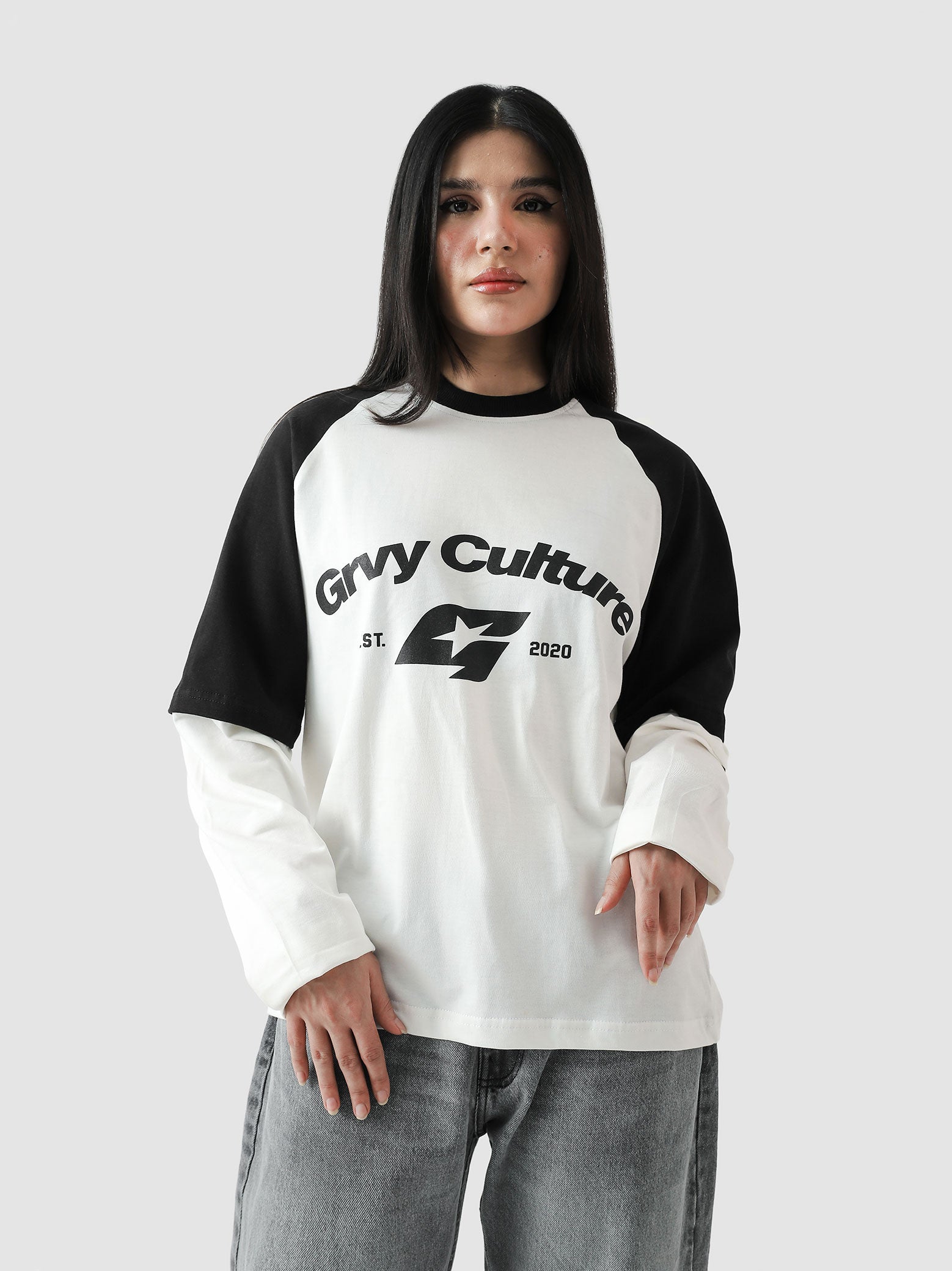 ROLLER TEE couple lifestyle shot black white contrast streetwear Pakistan – GROOVY