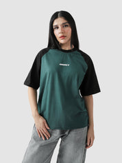 CORE tees racing green raglan additional lifestyle angle Pakistan – GROOVY