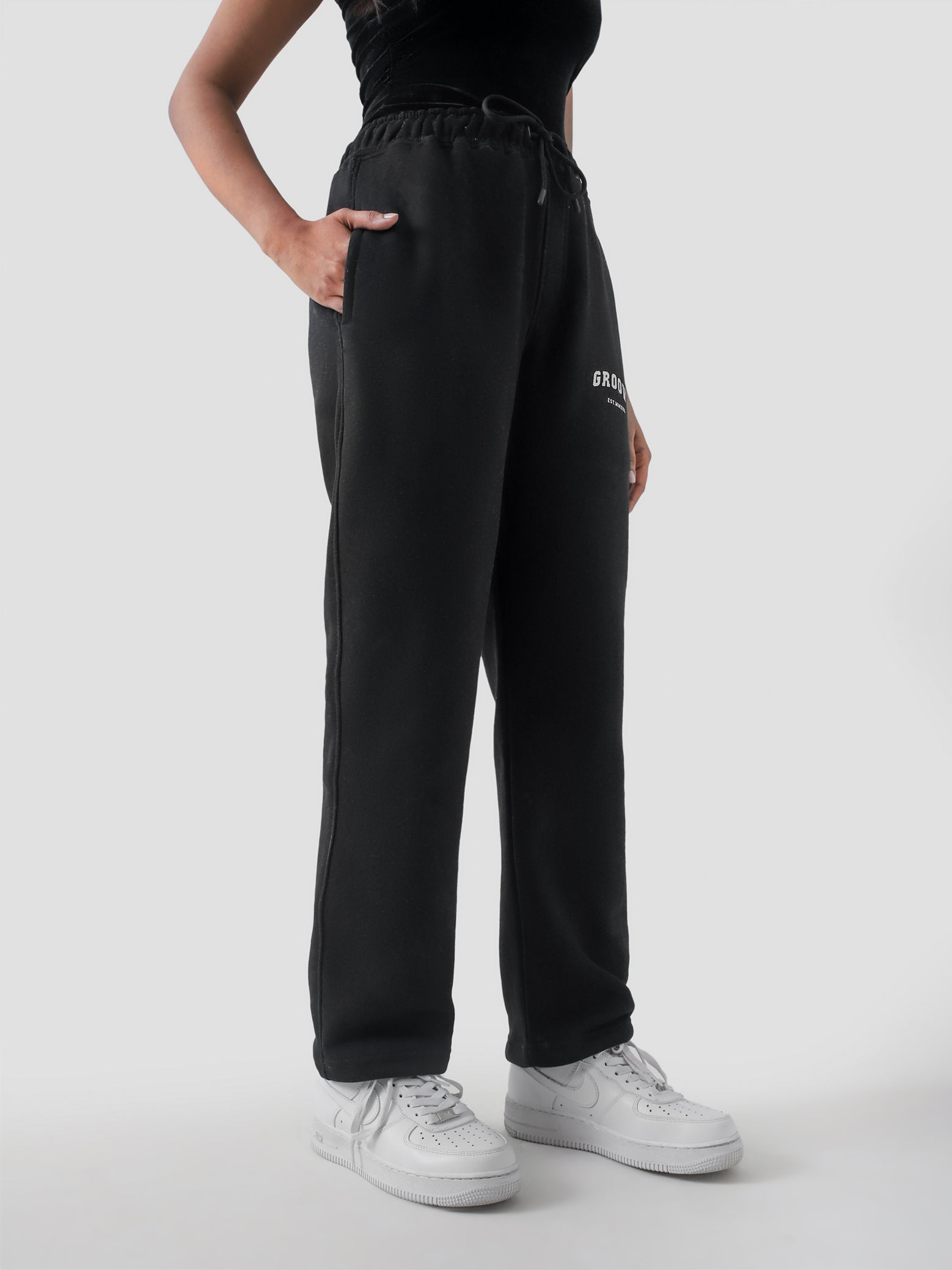 Black essential winter trouser female model back view slim fit Pakistan – GROOVY