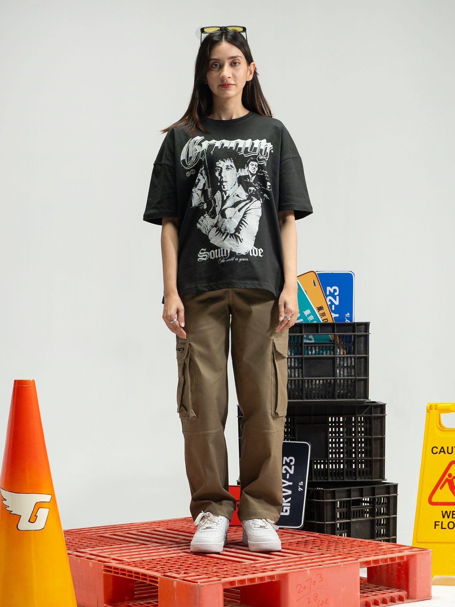 South Side tee flat lay black graphic oversized Pakistan – GROOVY