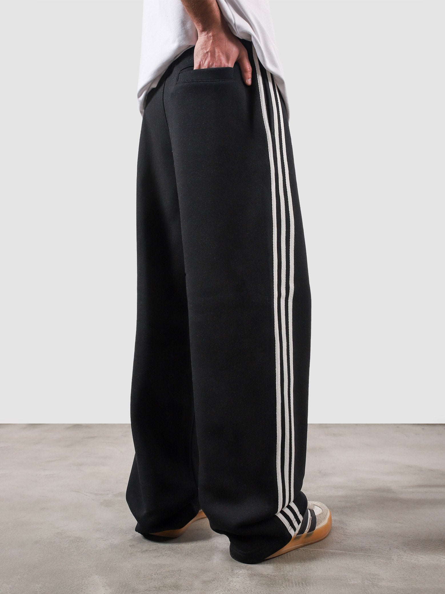 Heritage Pants black summer female model front view contrast stripe Pakistan – GROOVY