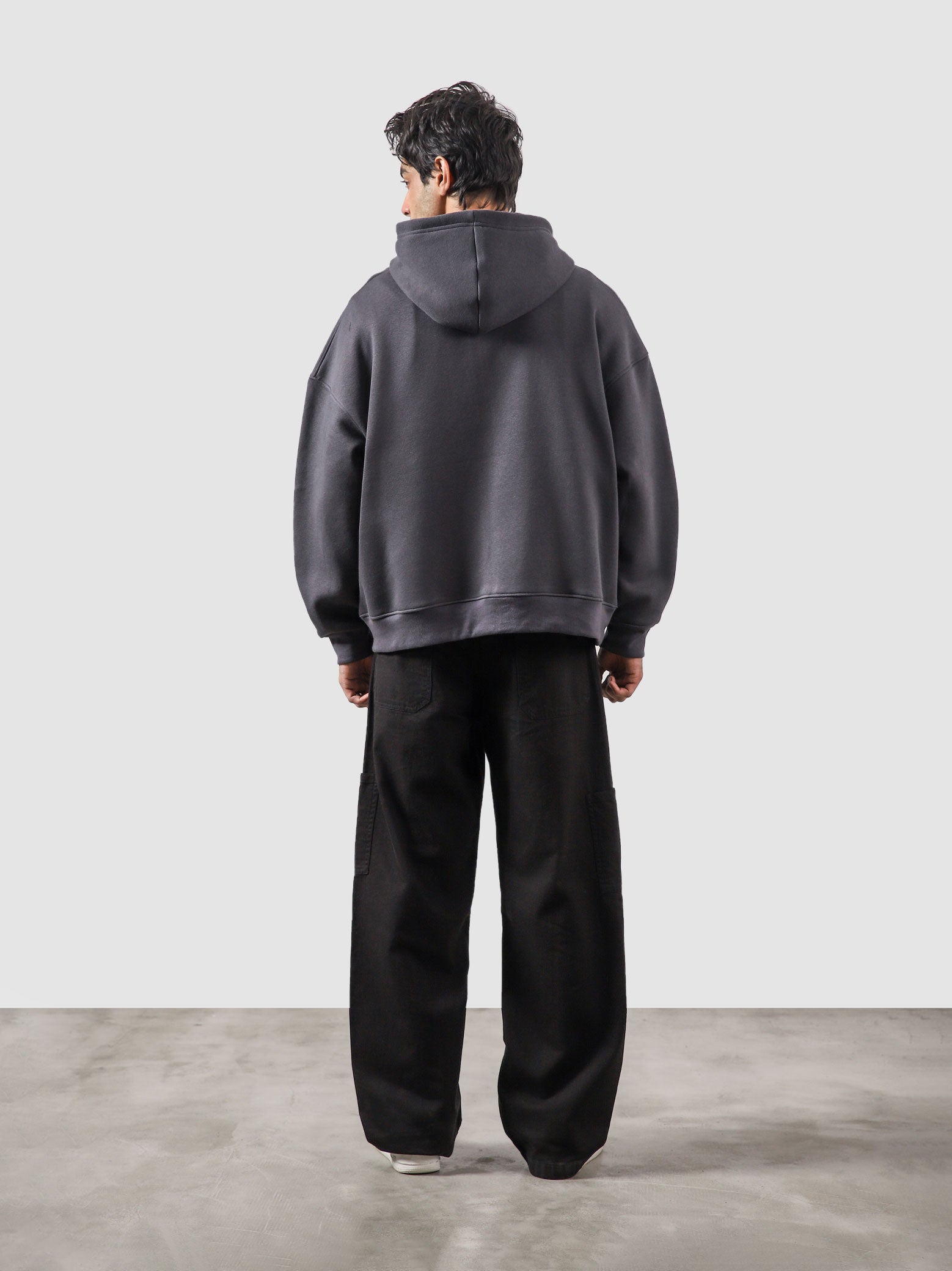 Granite essential zipper hoodie female model front view oversized Pakistan – GROOVY