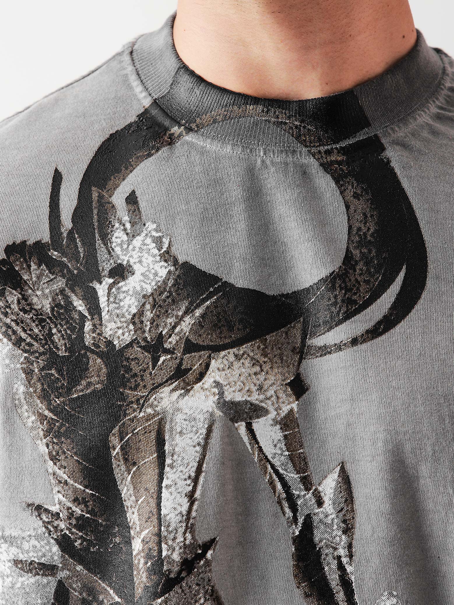 IGRIS Solo Leveling tee female model front view washed grey anime graphic Pakistan – GROOVY