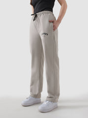 Chalk essential trouser female model back view wide leg fit Pakistan – GROOVY