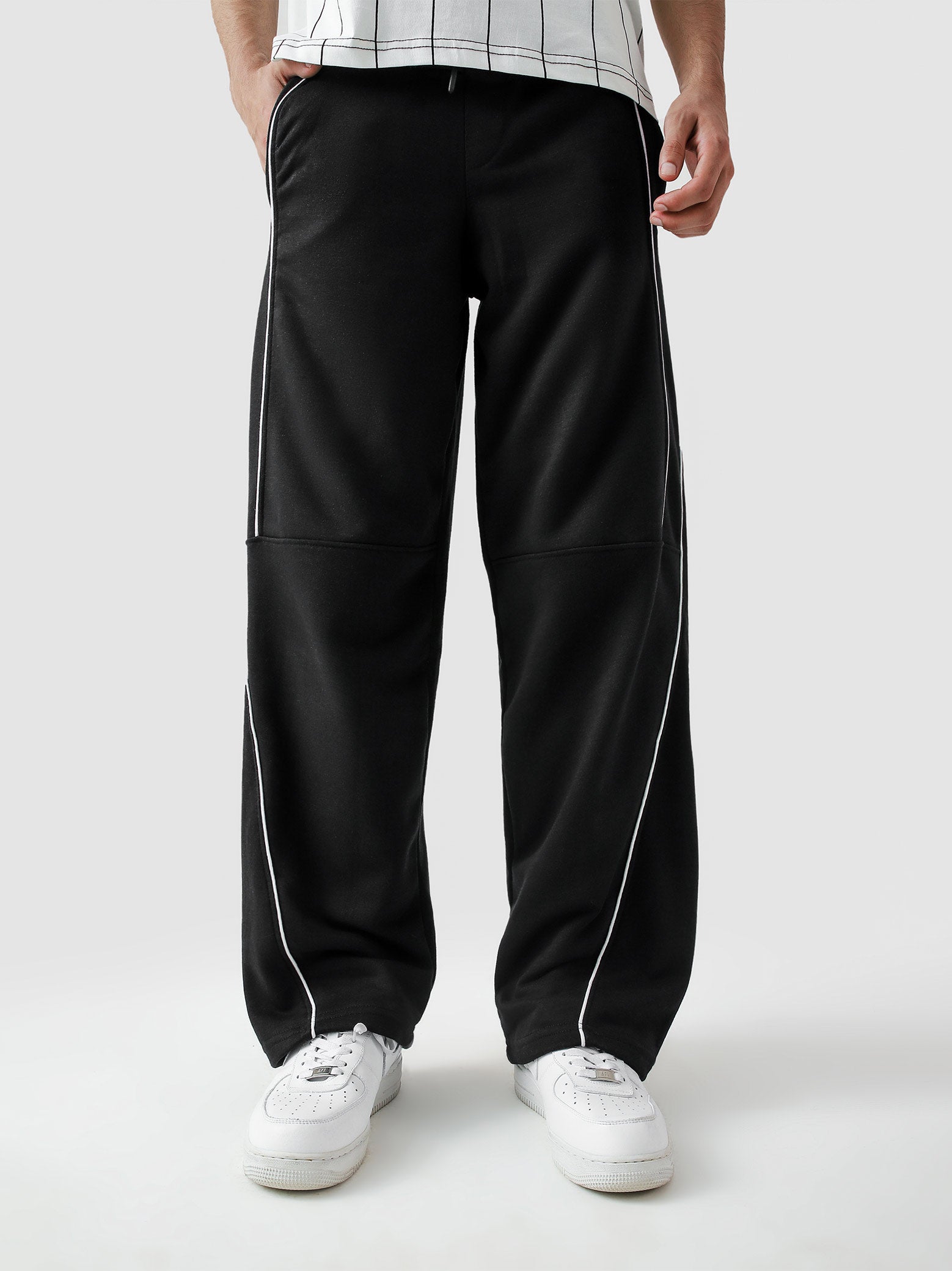 Black piping trouser female model front view contrast detail relaxed fit Pakistan – GROOVY