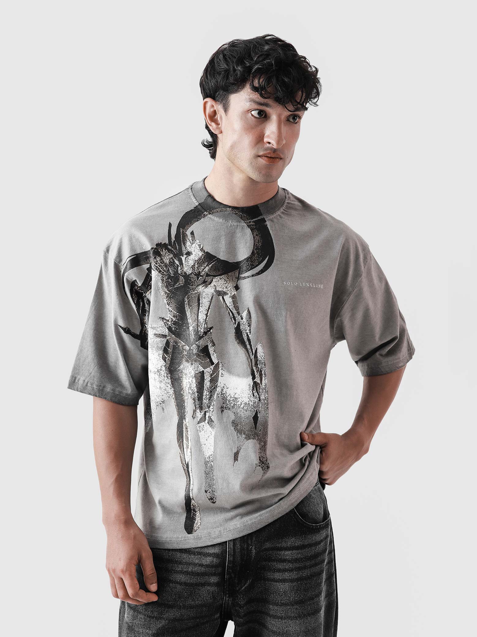 IGRIS Solo Leveling tee female model back view IGRIS artwork Pakistan – GROOVY