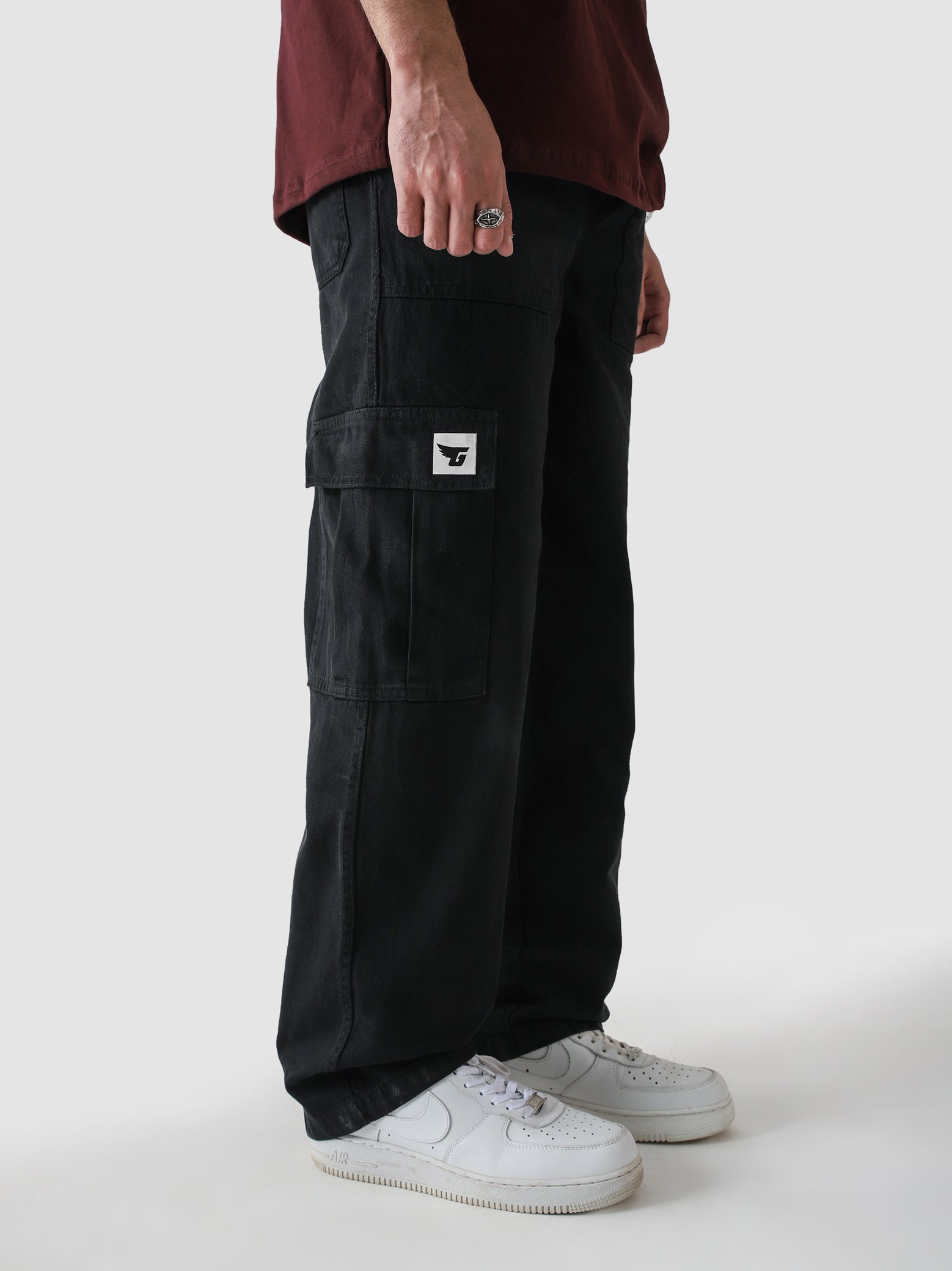 Black VII Cargo - GROOVY