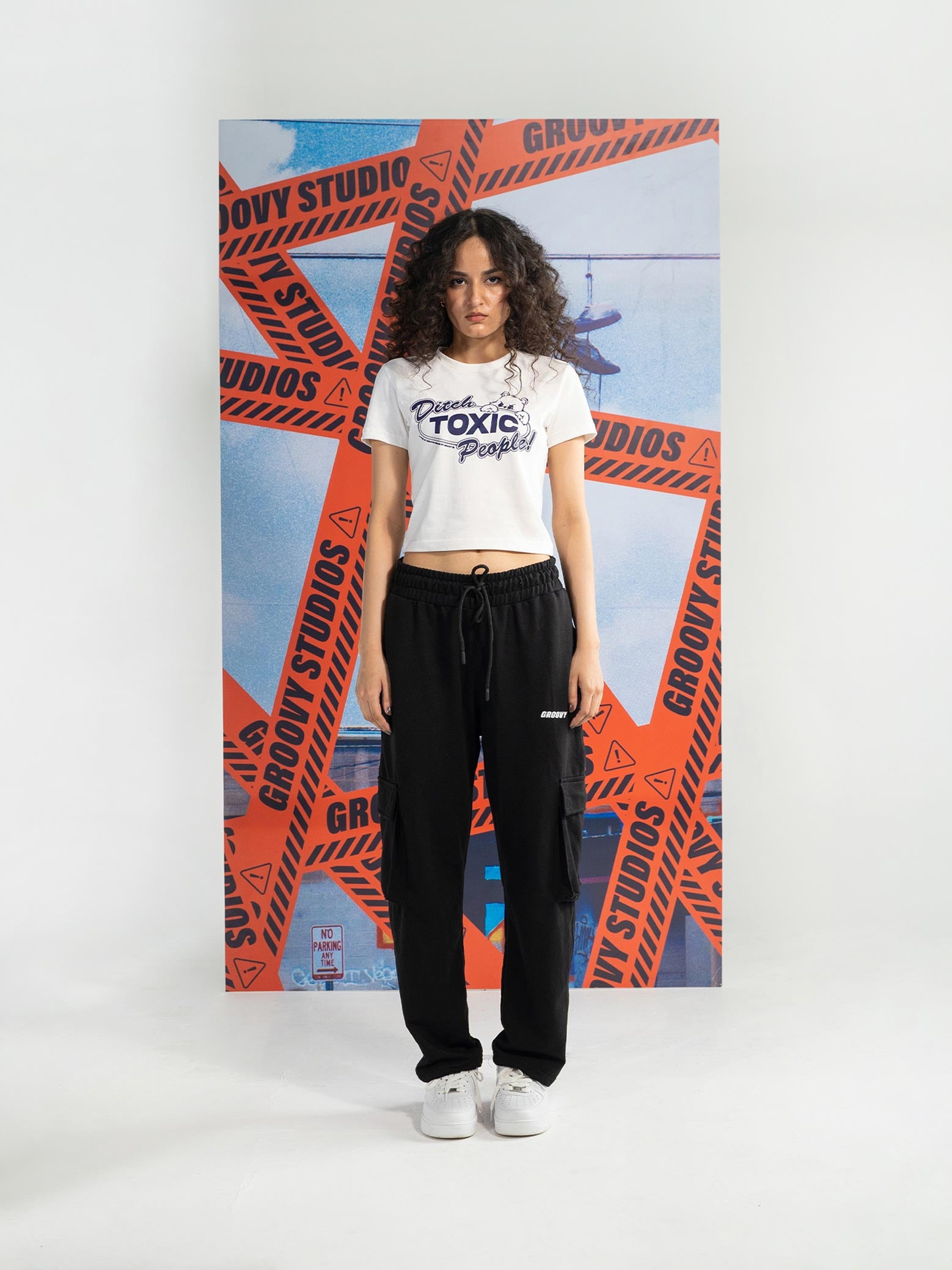 White Cropped Baby Tee Flat Lay Graphic – Ditch Toxic People – GROOVY Pakistan