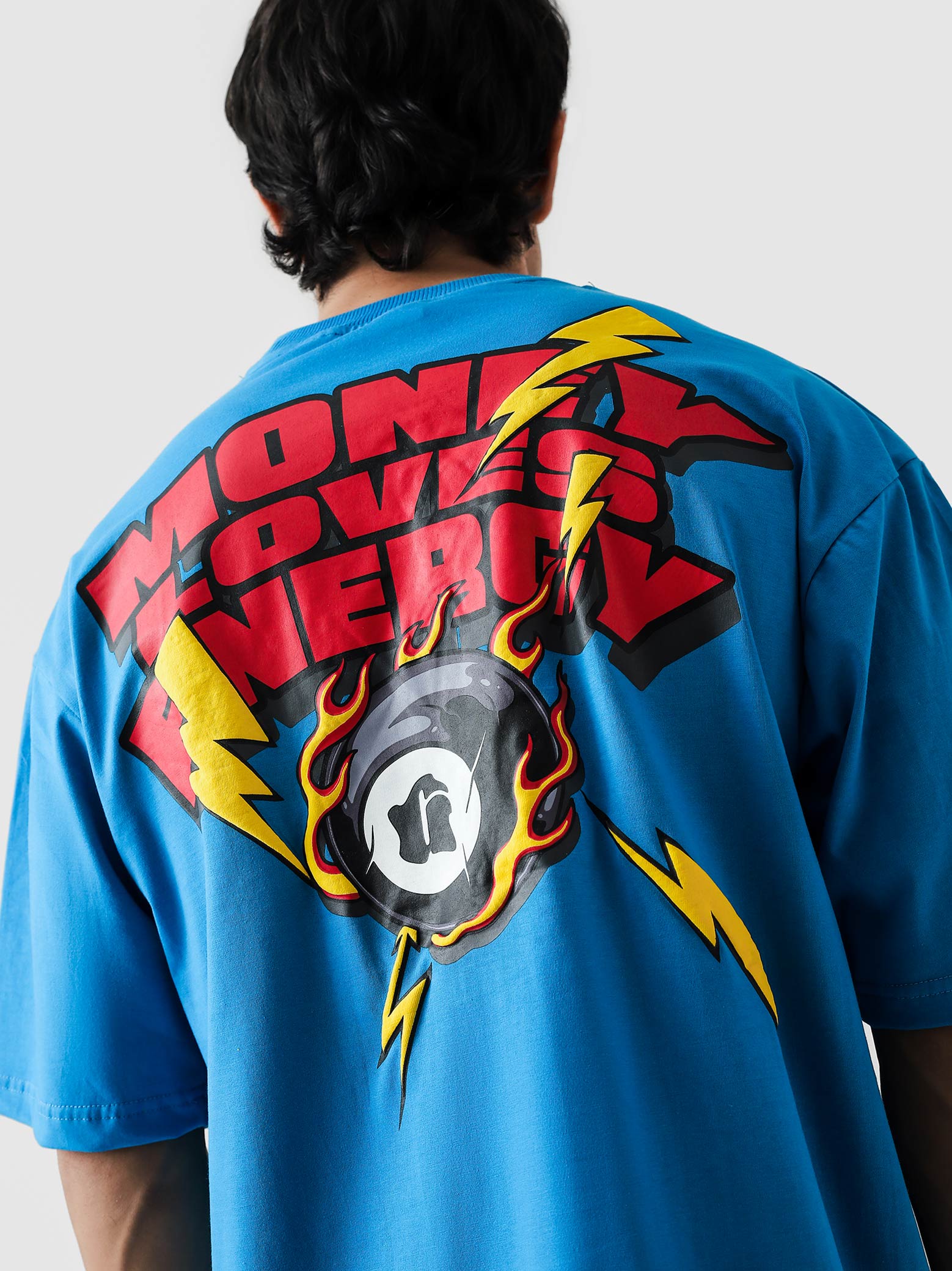MONEY LOVES ENERGY tee couple lifestyle shot streetwear Pakistan – GROOVY