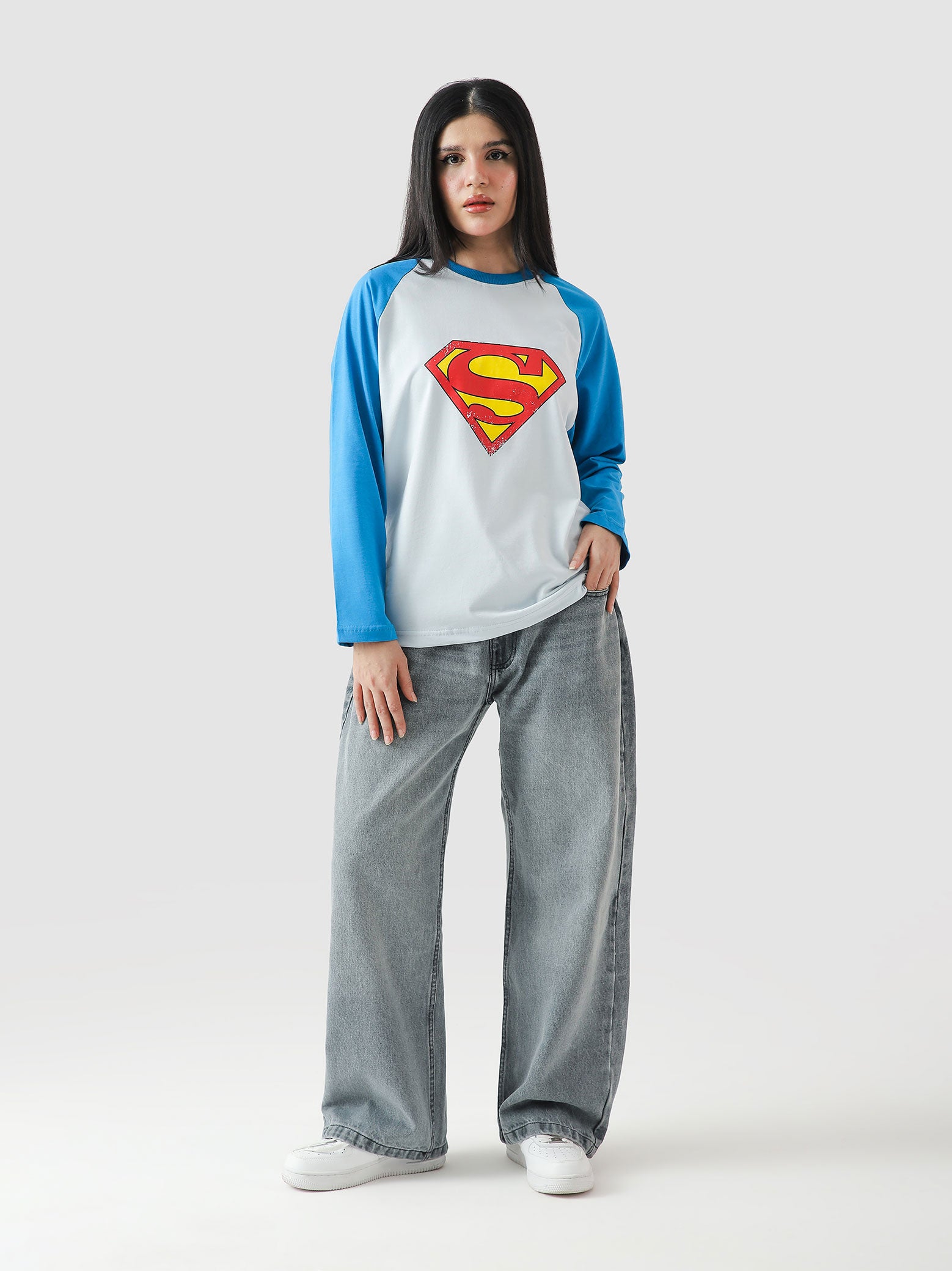 Superman full sleeves tee closeup Superman logo front graphic detail Pakistan – GROOVY