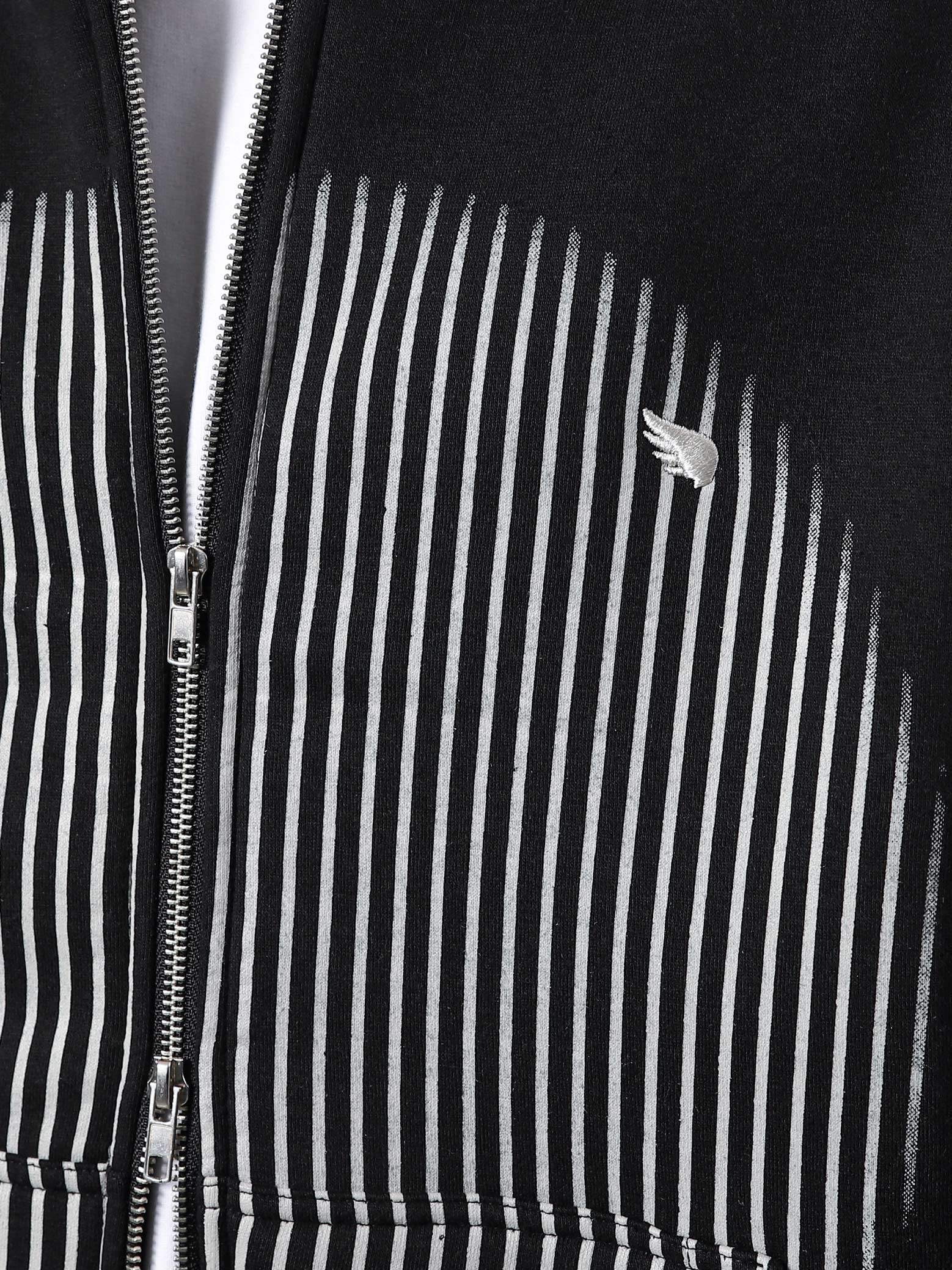 The Illusion Zipper hoodie closeup illusion graphic print zipper detail Pakistan – GROOVY
