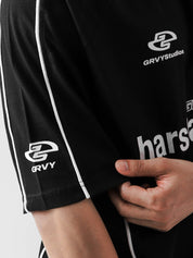 HARSH and CRUEL #7 black jersey couple lifestyle shot streetwear Pakistan – GROOVY