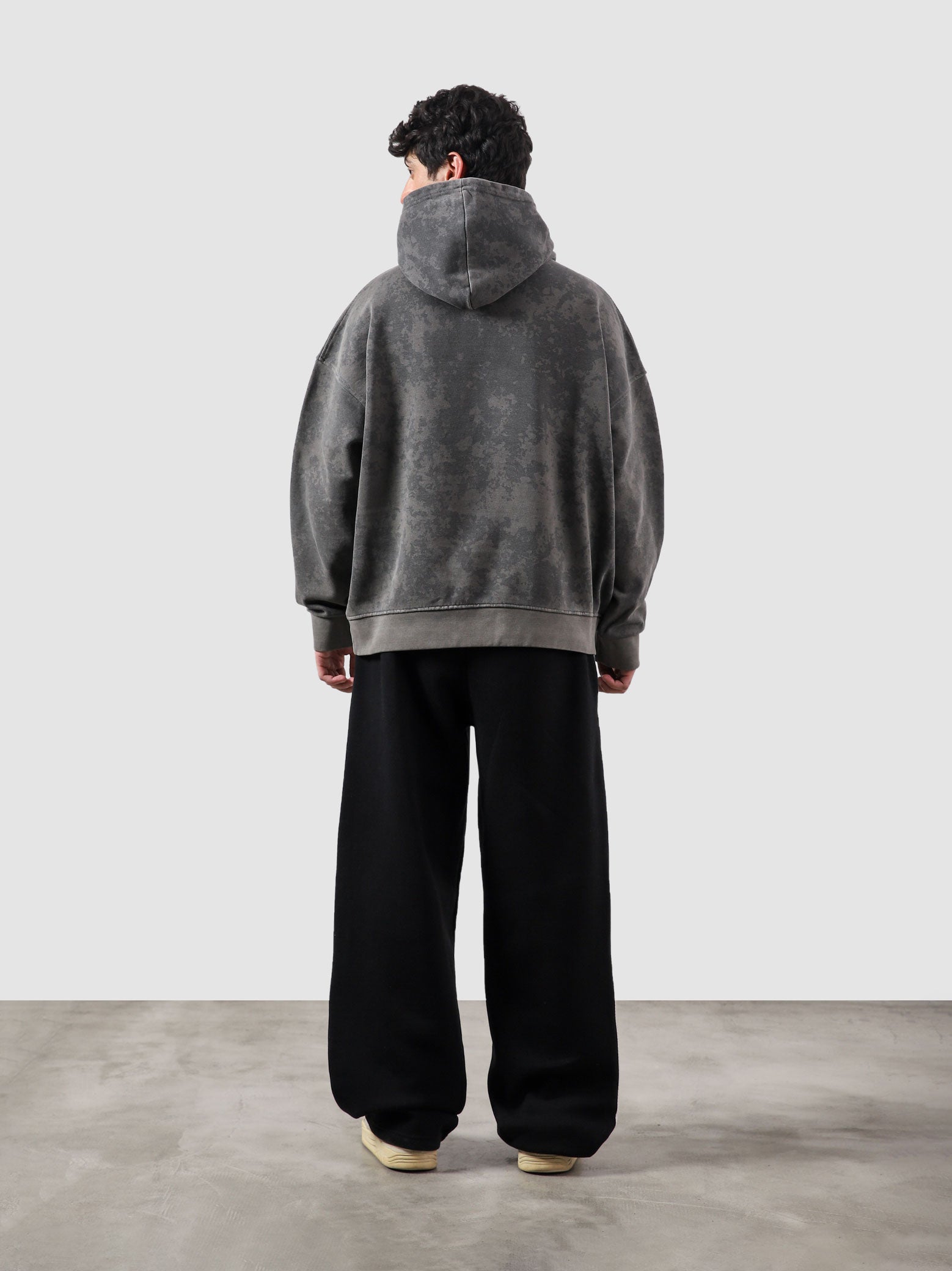 Combat washed hoodie detail closeup washed texture fabric kangaroo pocket Pakistan – GROOVY