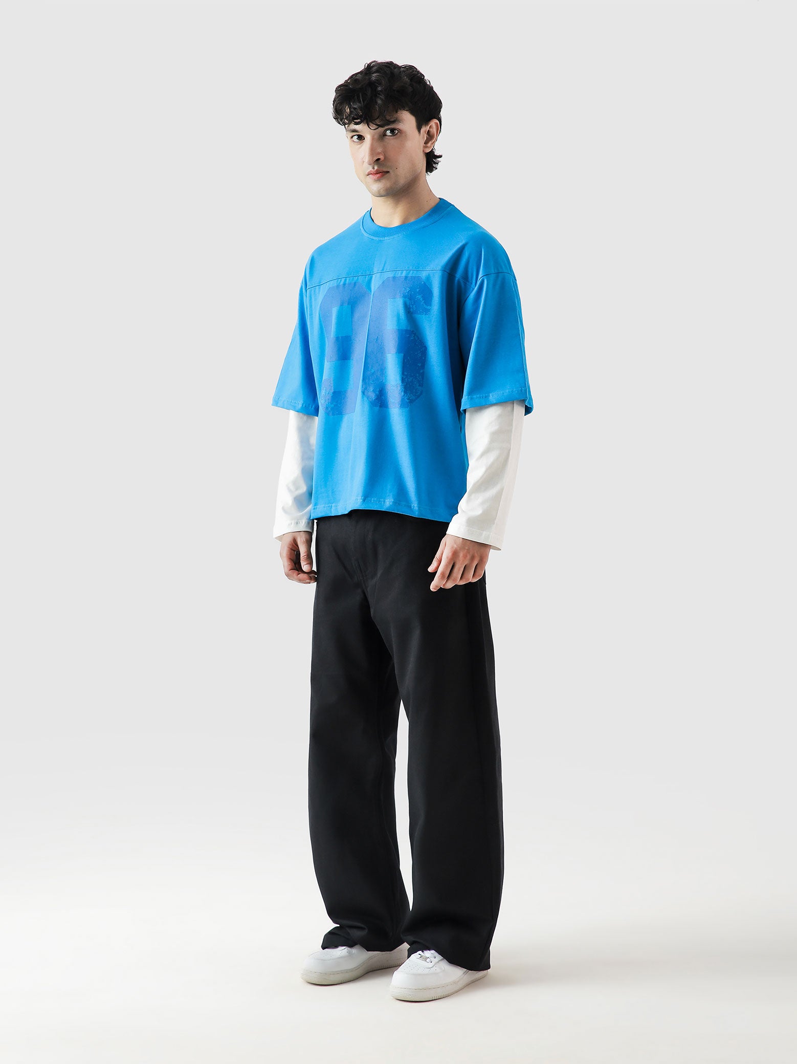 96 Double Layer Jersey electric blue couple lifestyle shot Pakistan – GROOVY