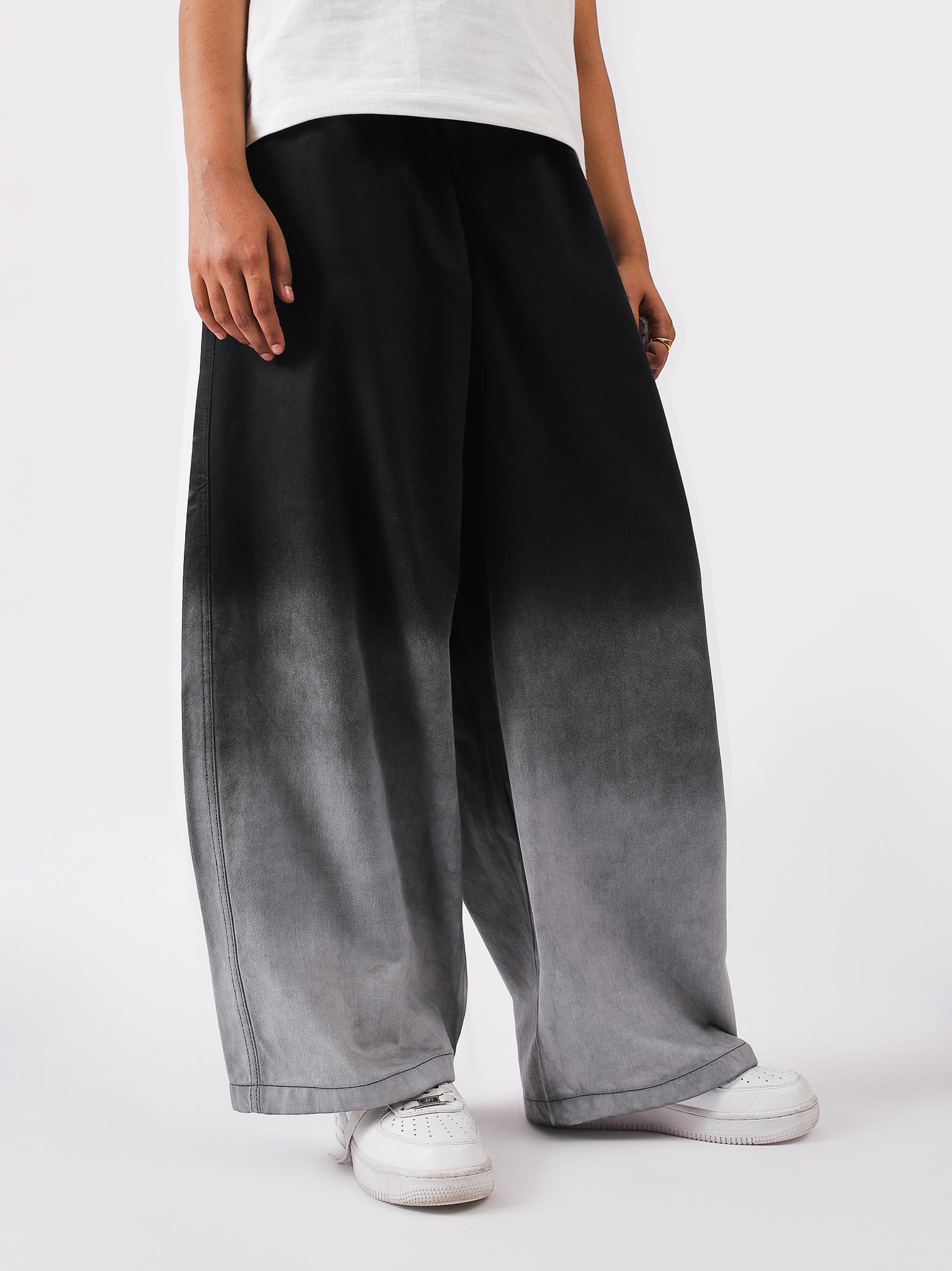 Vertical fade from waist to hem on cotton drill - GROOVY Pakistan