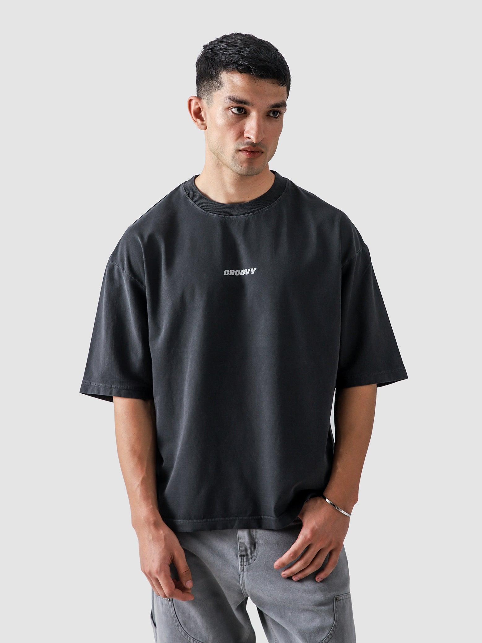 Shadow Grey Washed Blank Tee Male Model Side View – GROOVY Pakistan