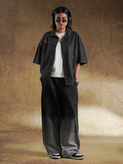 Collar and shoulder seam on box fit shirt - GROOVY Pakistan