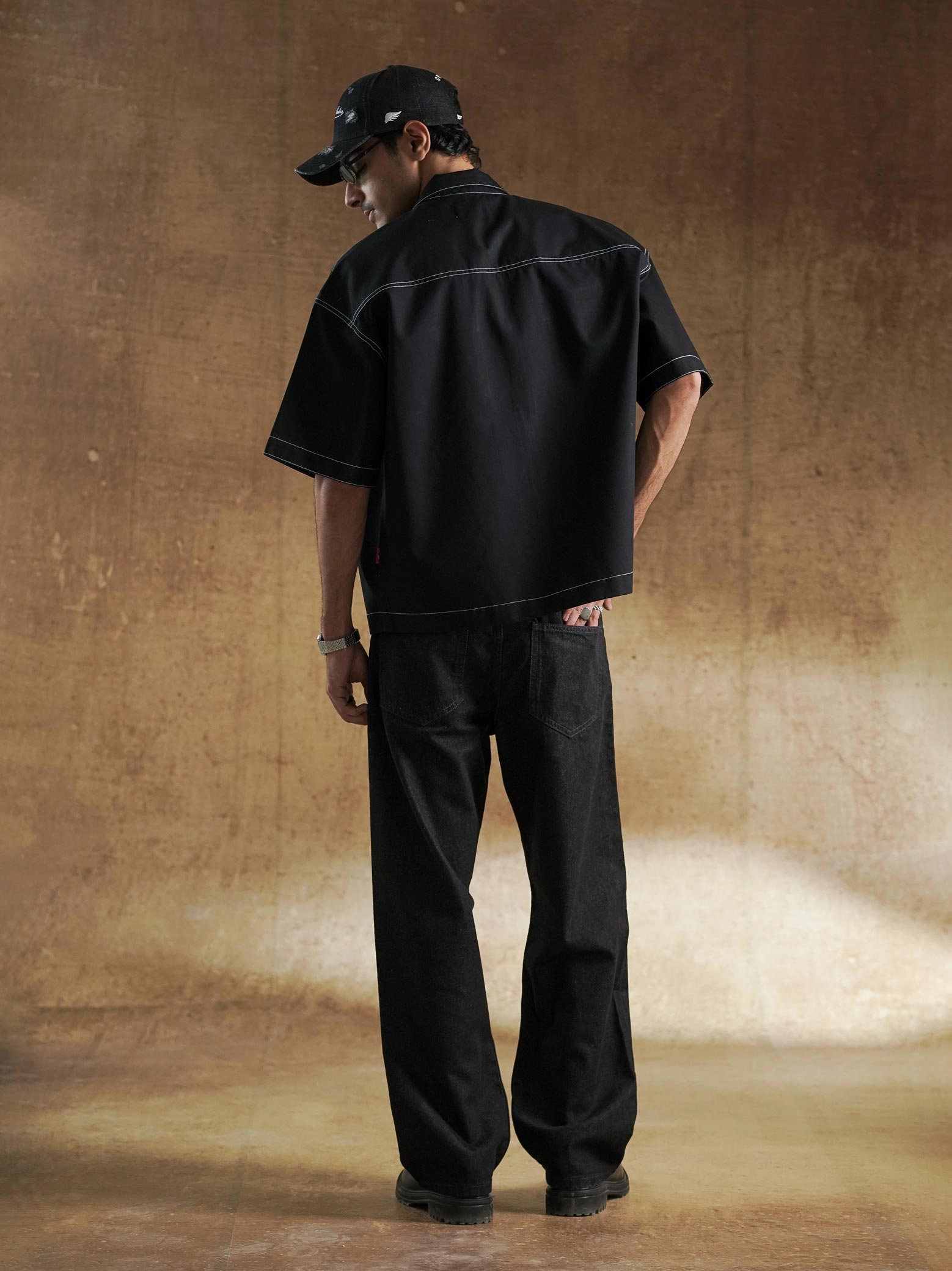Full zip placket detail on Pitcrew Shirt - GROOVY Pakistan