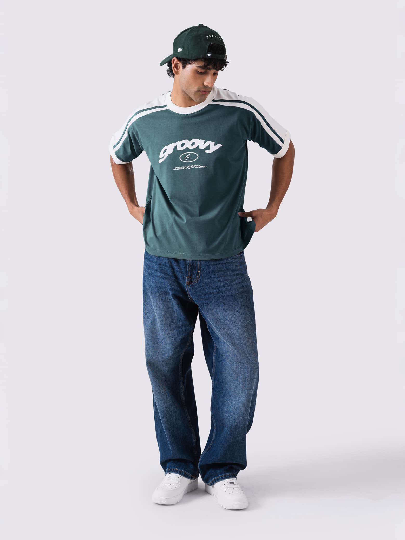 GROOVY Pakistan ringer t-shirt in racing green, contrast trim