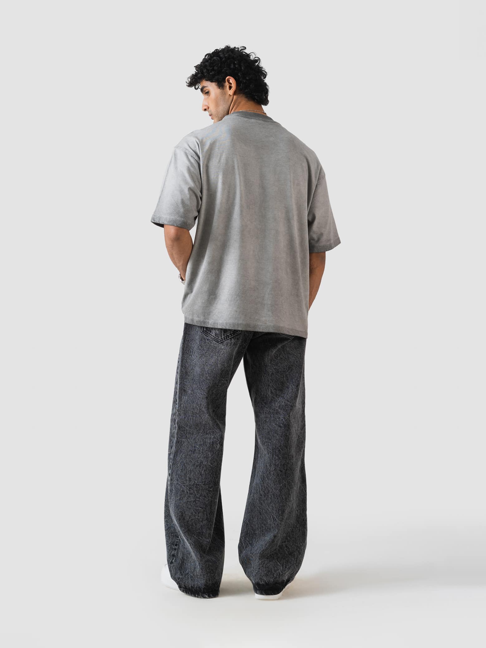 GROOVY streetwear oversized t-shirt, washed grey, graphic print