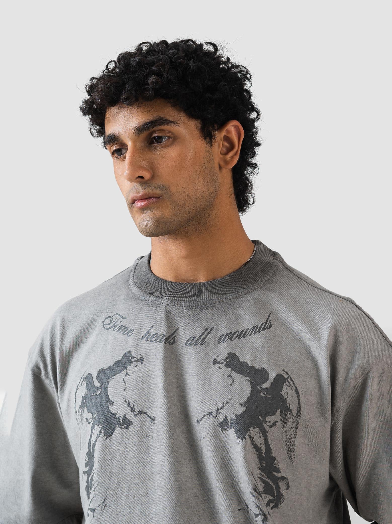 GROOVY washed grey oversized t-shirt, graphic print, Pakistan streetwear