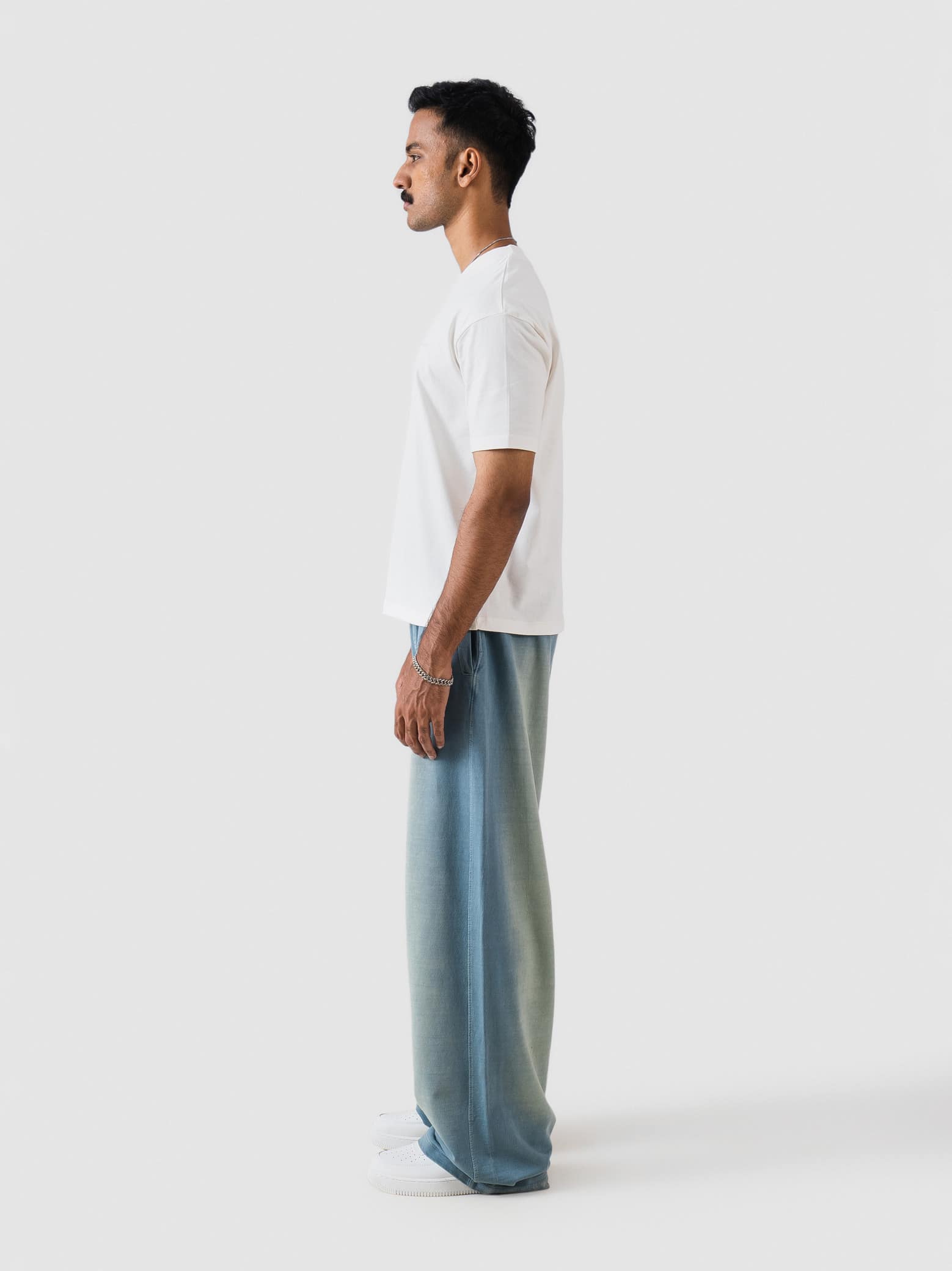 Essential 2.0 | White