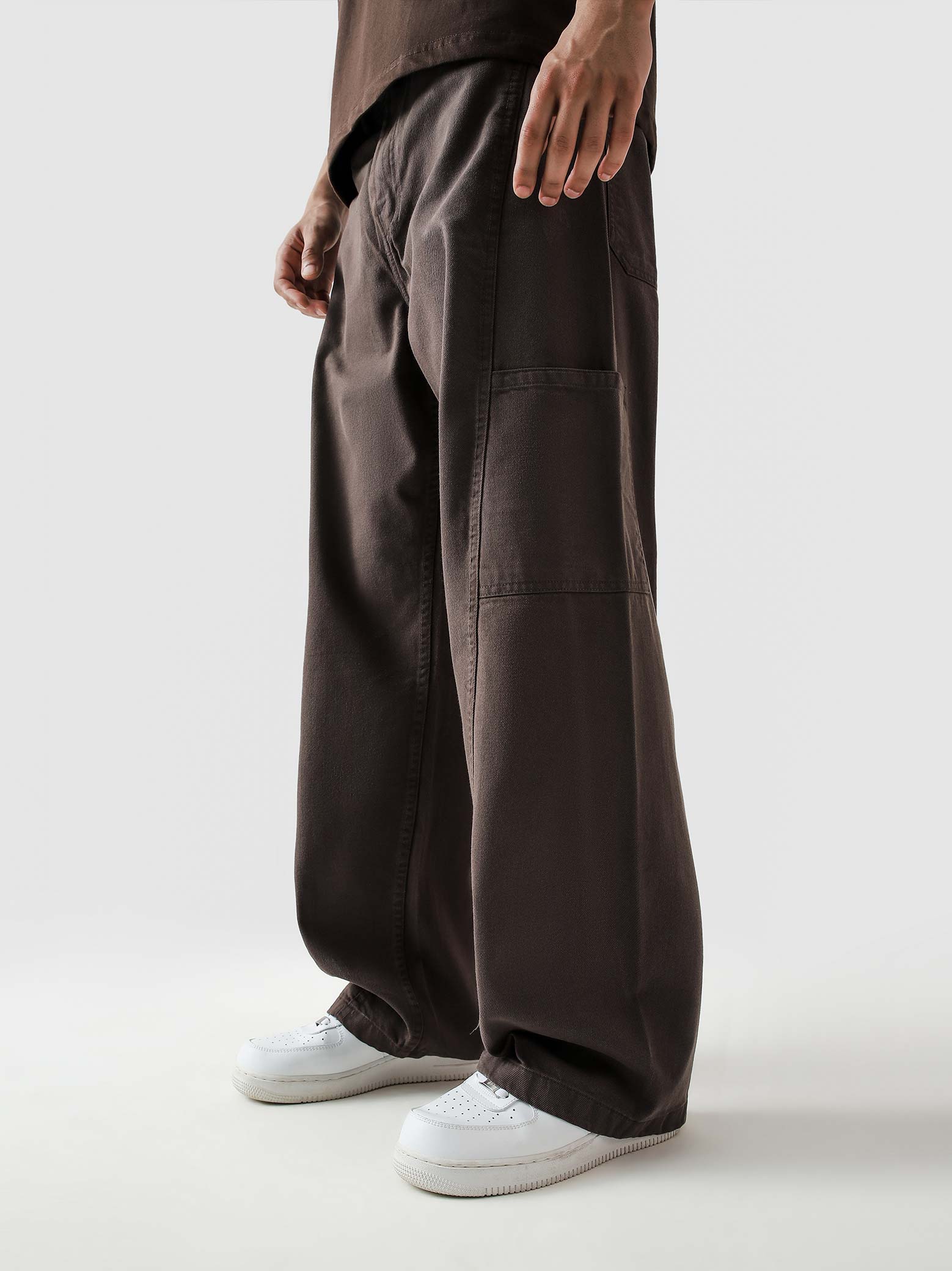 Mocha brown Utility V1 cargos couple lifestyle shot Pakistan – GROOVY