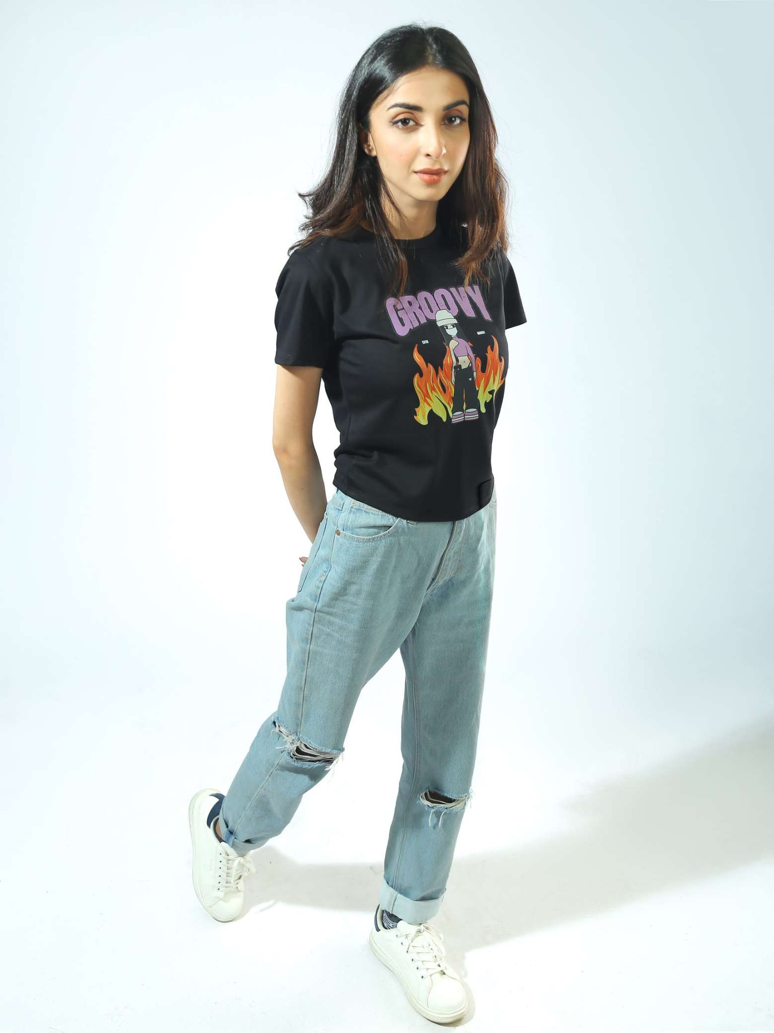 Black Cropped Baby Tee Female Model Back View – GROOVY Girl – GROOVY Pakistan